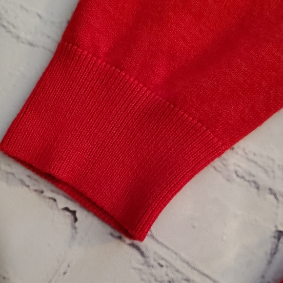 Rue 21 Red #Selfie Hi Lo Square split bottom sweater M NWOT - Picture 3 of 4